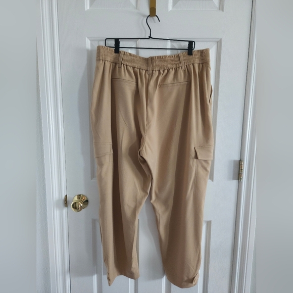 NWOT Simply Vera By Vera Wang High Rise Cargo Pants - Picture 2 of 9